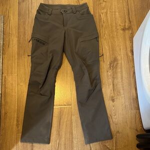 KUIU women’s attack pants 8 like new ash hunting hiking backpacking